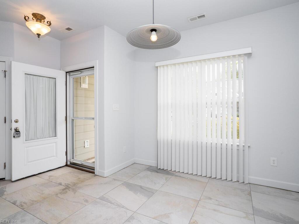 304 Vine CT
