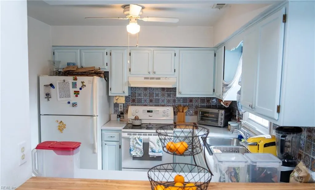 Portsmouth, Virginia 23701, United States, 3 Bedrooms Bedrooms, ,3 BathroomsBathrooms,Residential,Active,195437