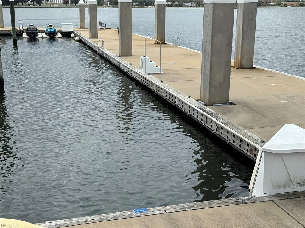 Norfolk, Virginia 23510, United States, 2 Bedrooms Bedrooms, ,3 BathroomsBathrooms,Residential,Active,189369