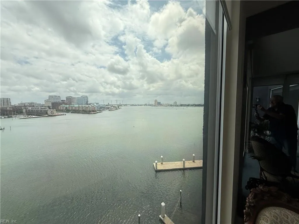 Norfolk, Virginia 23510, United States, 2 Bedrooms Bedrooms, ,3 BathroomsBathrooms,Residential,Active,189369