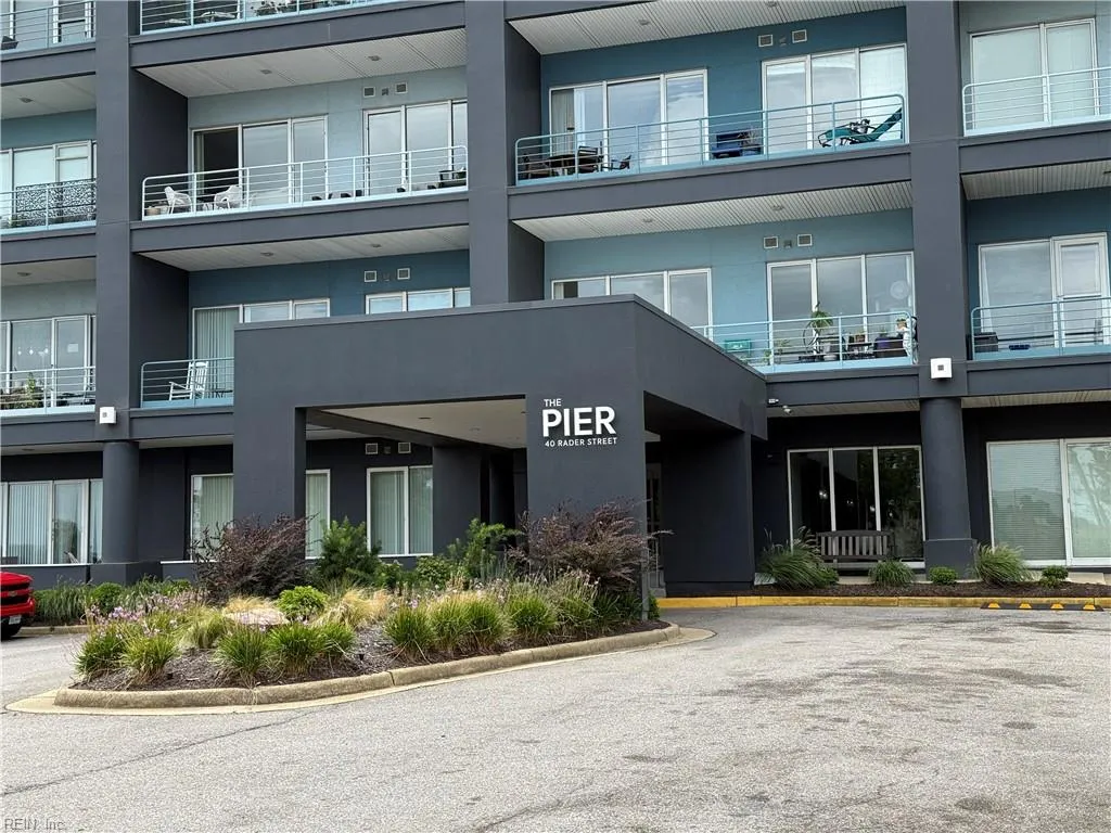 Norfolk, Virginia 23510, United States, 2 Bedrooms Bedrooms, ,3 BathroomsBathrooms,Residential,Active,189369