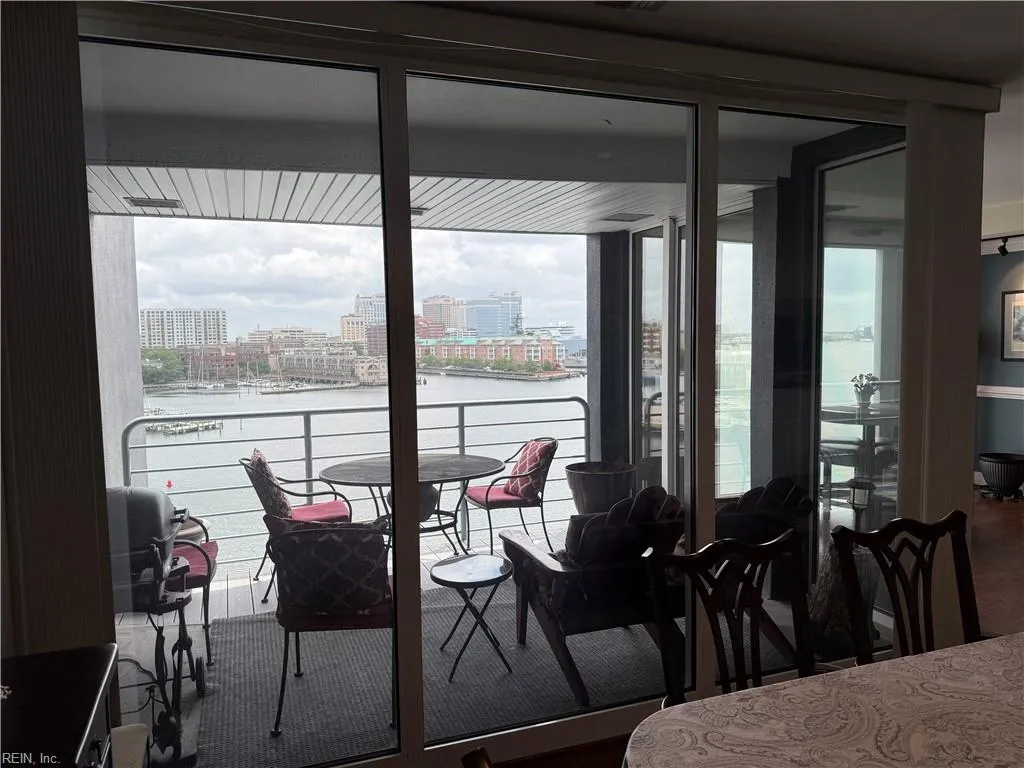 Norfolk, Virginia 23510, United States, 2 Bedrooms Bedrooms, ,3 BathroomsBathrooms,Residential,Active,189369