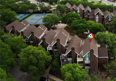 Photo of 696 Mowbray Arch #560, Norfolk, VA 23507 (MLS # 10631347)