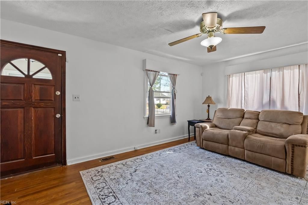 Photo of 123 North Sixth Street, Hampton, VA 23664 (MLS # 10624738)