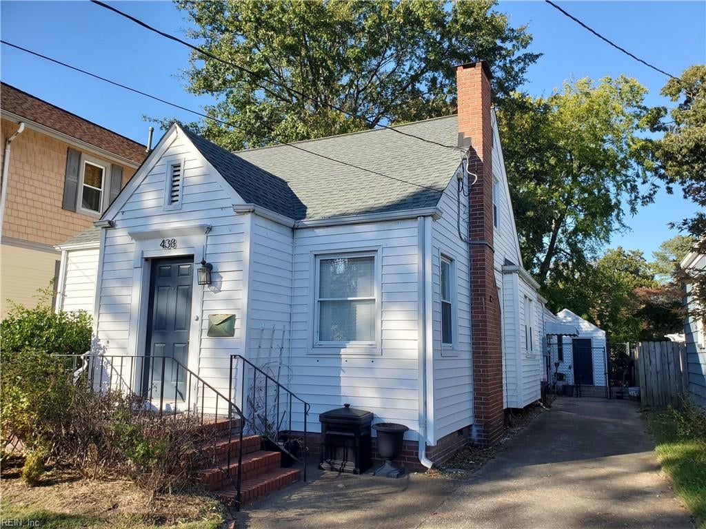 Photo of 438 New York Avenue, Norfolk, VA 23508 (MLS # 10654750)