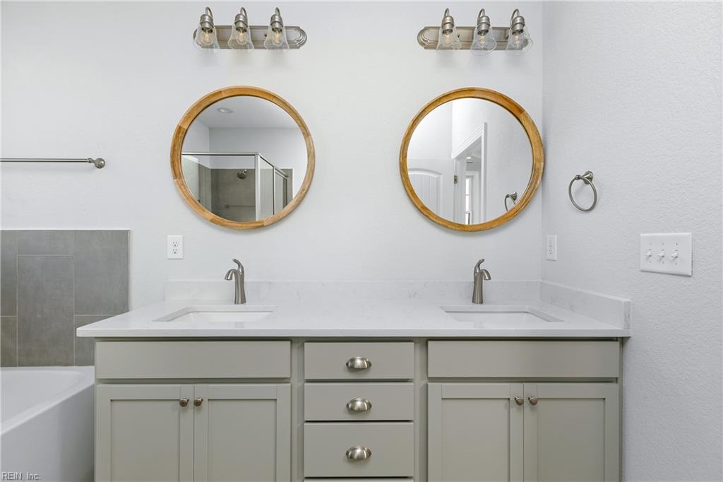 Chesapeake, Virginia 23322, United States, 5 Bedrooms Bedrooms, ,4 BathroomsBathrooms,Residential,Active,64725