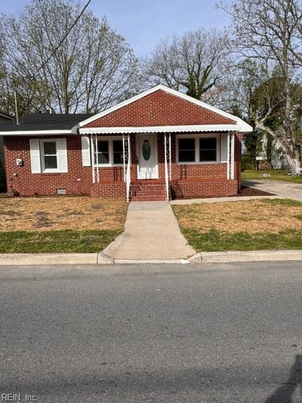 Photo of 129 S 6th Street, Suffolk, VA 23434 (MLS # 10628602)