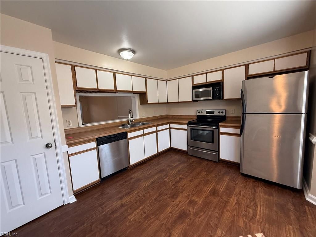 Photo of 1034 Colonial Meadows Way, Virginia Beach, VA 23454 (MLS # 10614245)