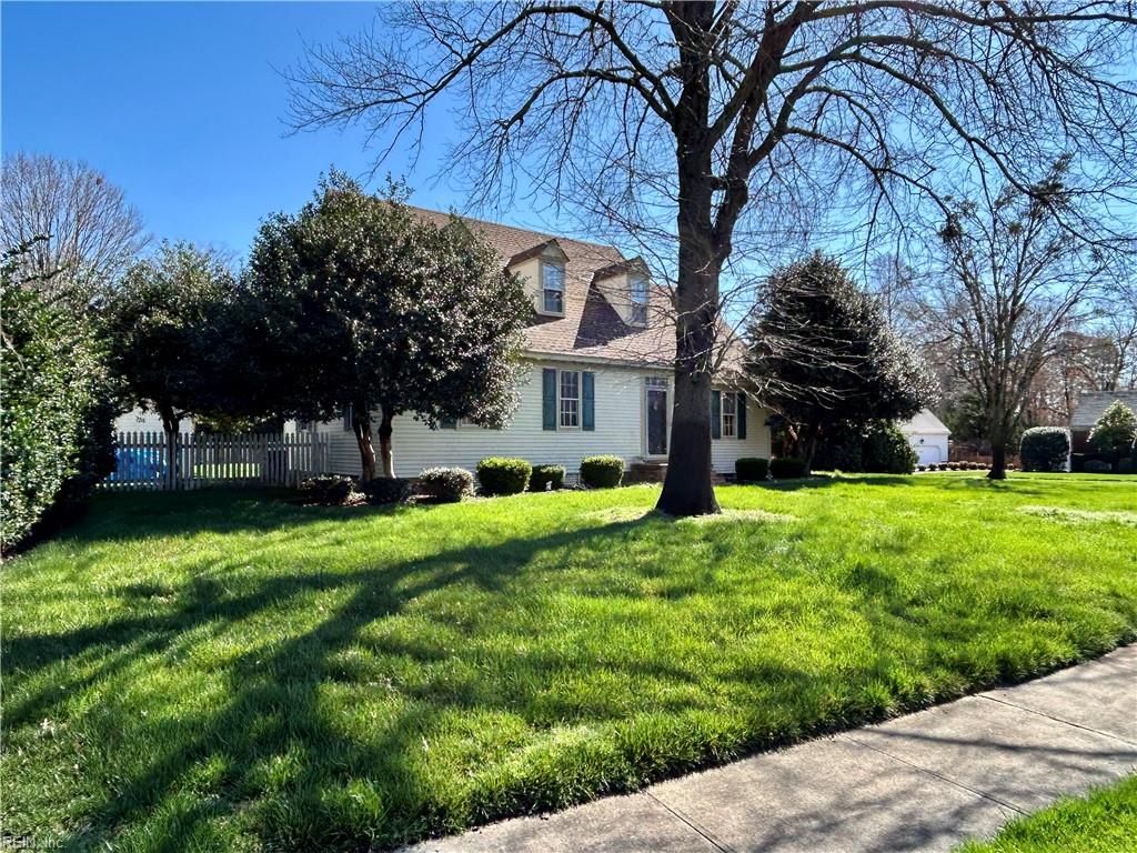 Photo of 3142 Harvesttime Crescent, Chesapeake, VA 23321 (MLS # 10627235)