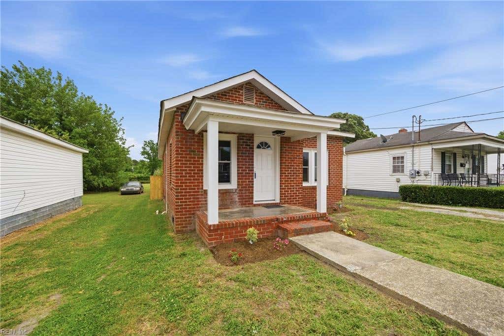 Photo of 302 N 5th Street Street, Suffolk, VA 23434 (MLS # 10641440)