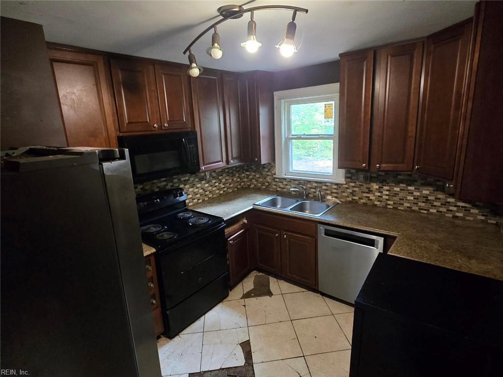 Photo of 4881 Robin Hood Road, Norfolk, VA 23513 (MLS # 10643510)