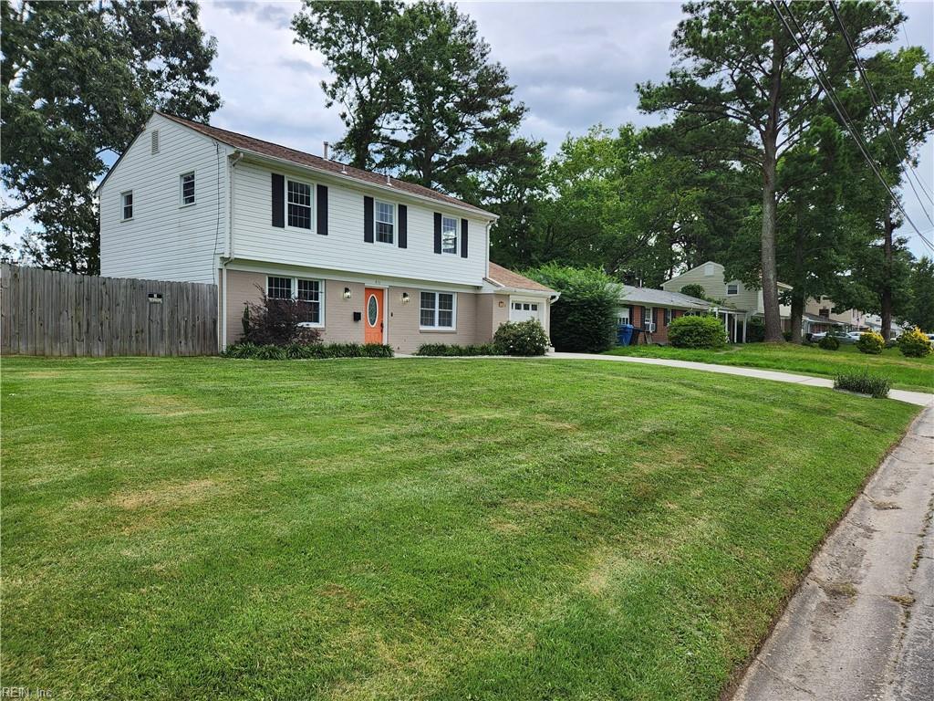 416 Dauphin LN