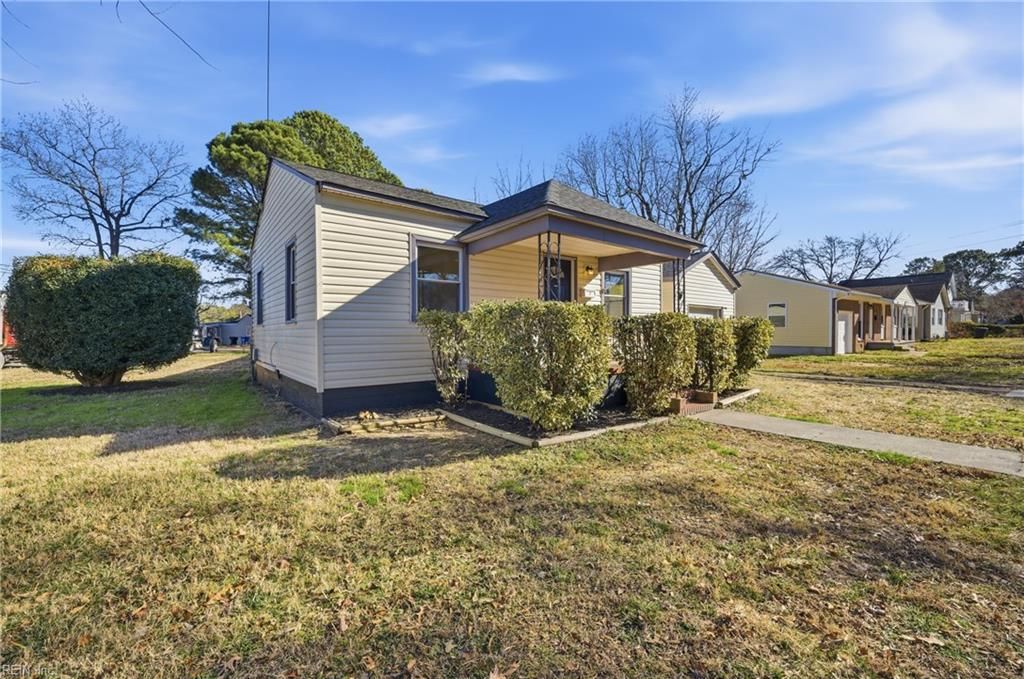 Photo of 2 Sampson Place, Portsmouth, VA 23702 (MLS # 10627034)