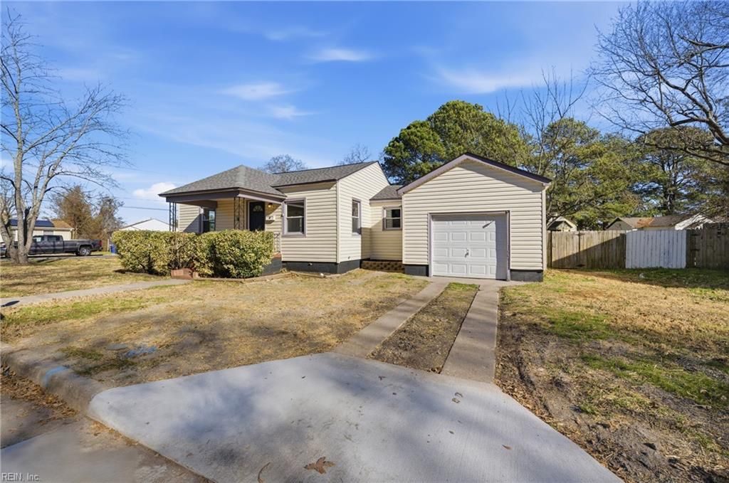 Photo of 2 Sampson Place, Portsmouth, VA 23702 (MLS # 10627034)