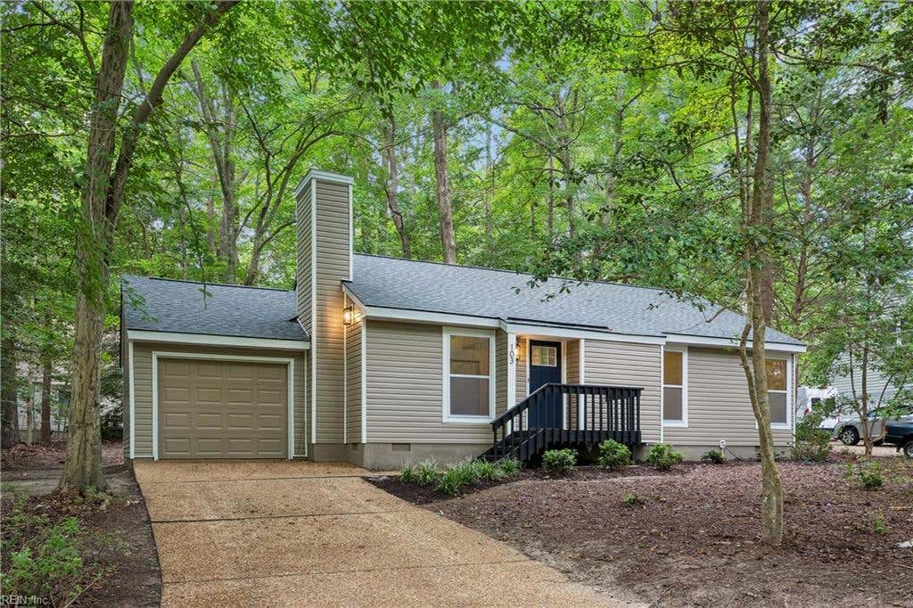 Photo of 103 Winter E, Williamsburg, VA 23188 (MLS # 10650292)