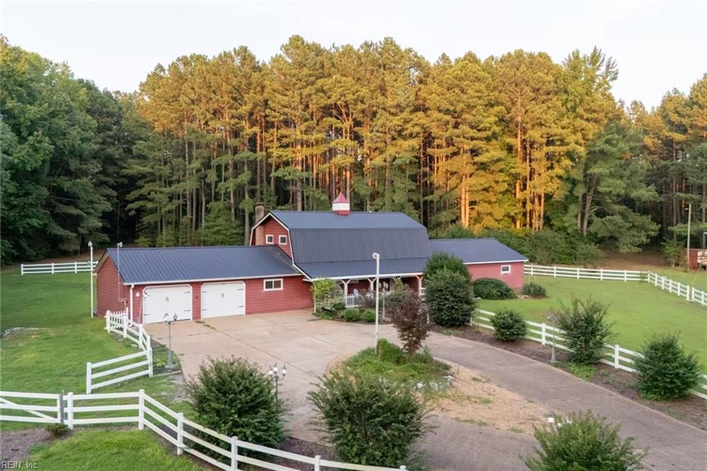 Photo of 1058 Pine Log Road, Skippers, VA 23879 (MLS # 10626917)