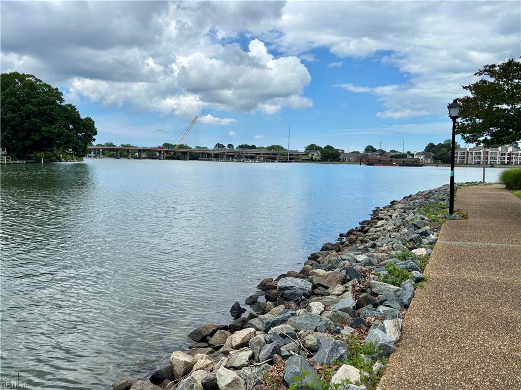 232 Mill Point DR
