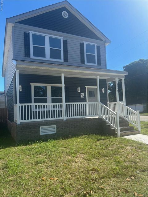 Photo of 2118 Chestnut Avenue, Newport News, VA 23607 (MLS # 10605932)