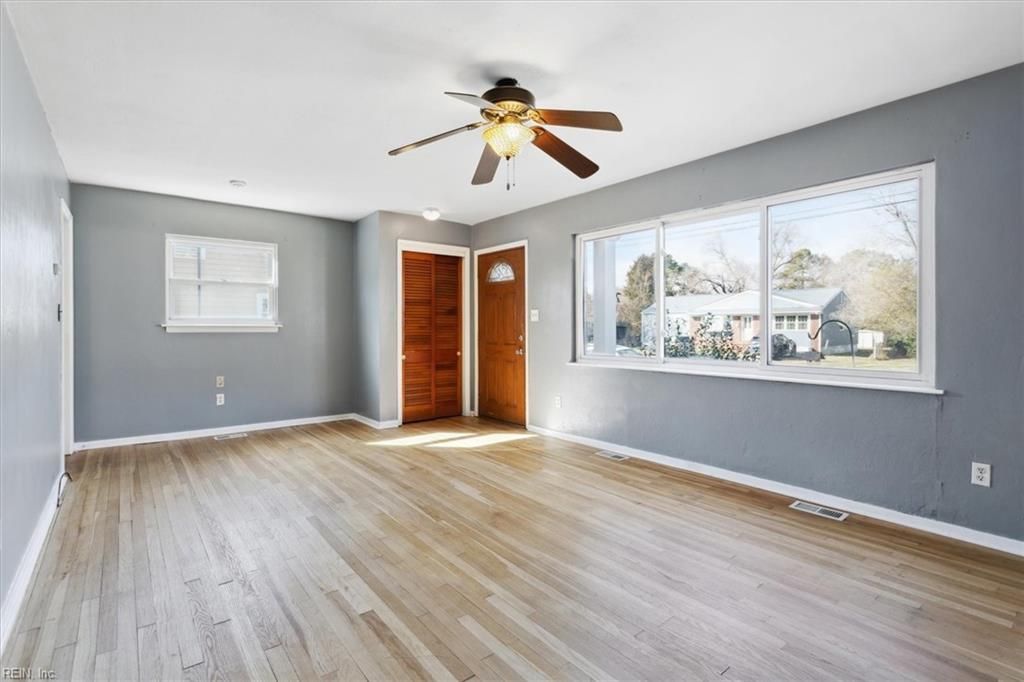 Photo of 5 Terrace Circle, Newport News, VA 23605 (MLS # 10611098)