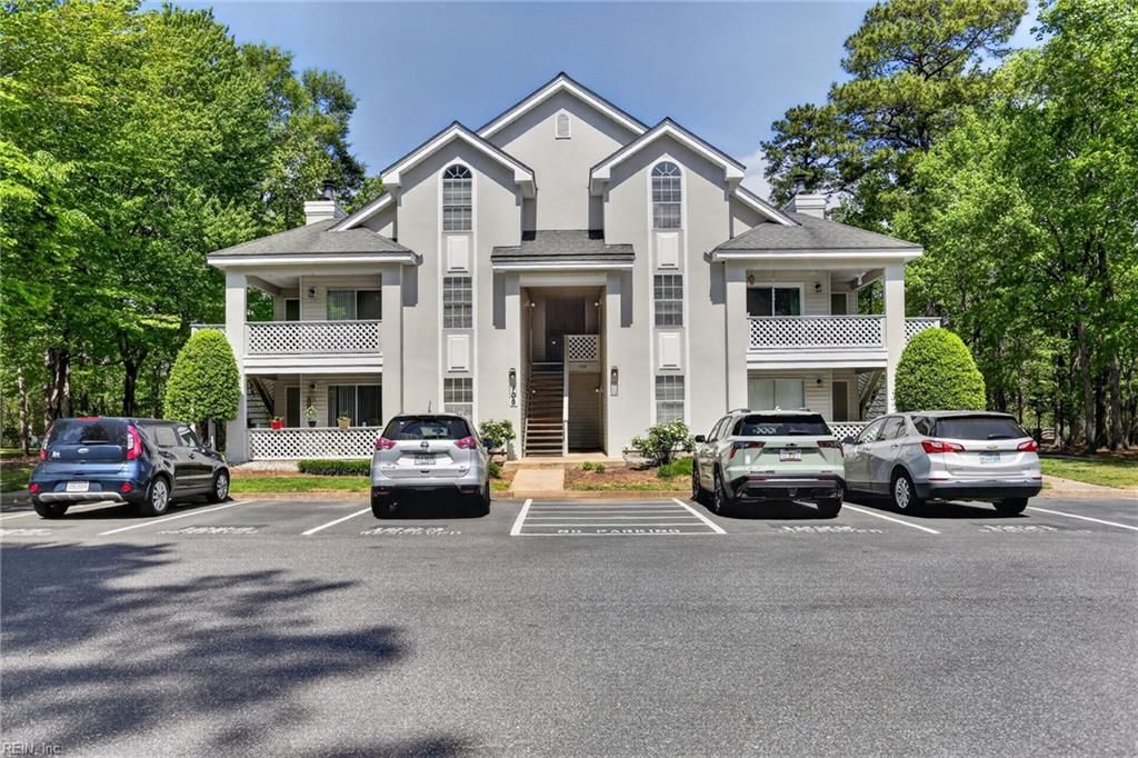 Photo of 708 Inlet Quay #B, Chesapeake, VA 23320 (MLS # 10630690)
