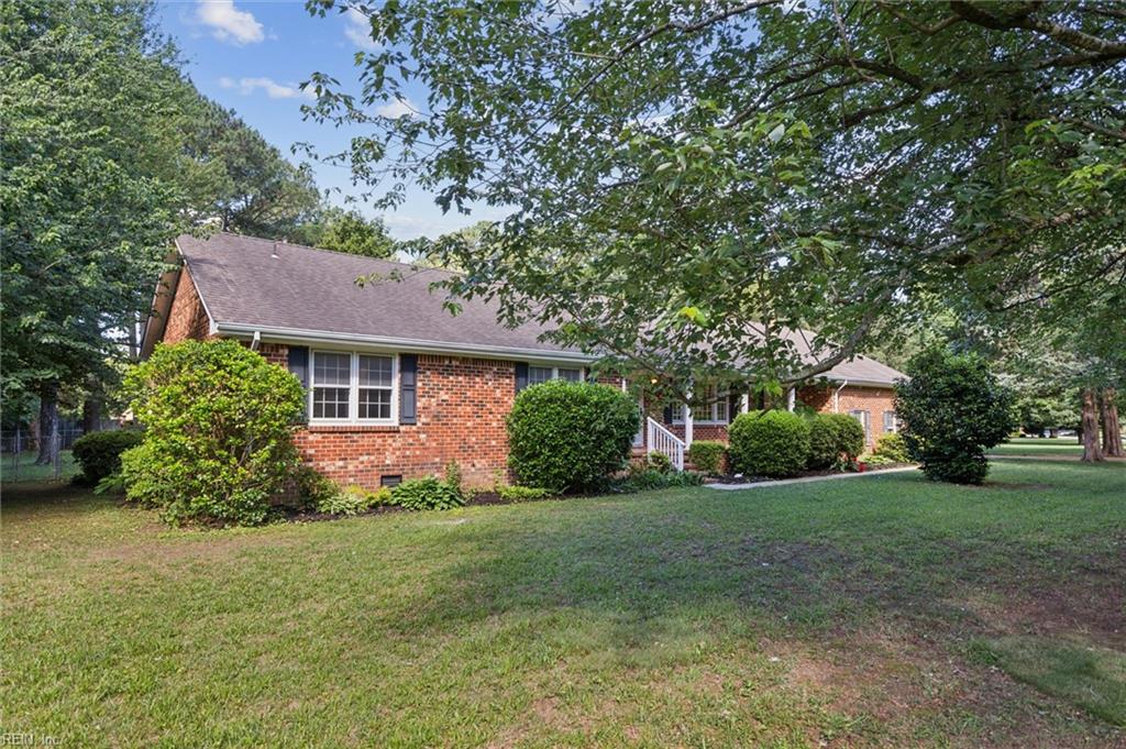 829 Prince Phillip DR
