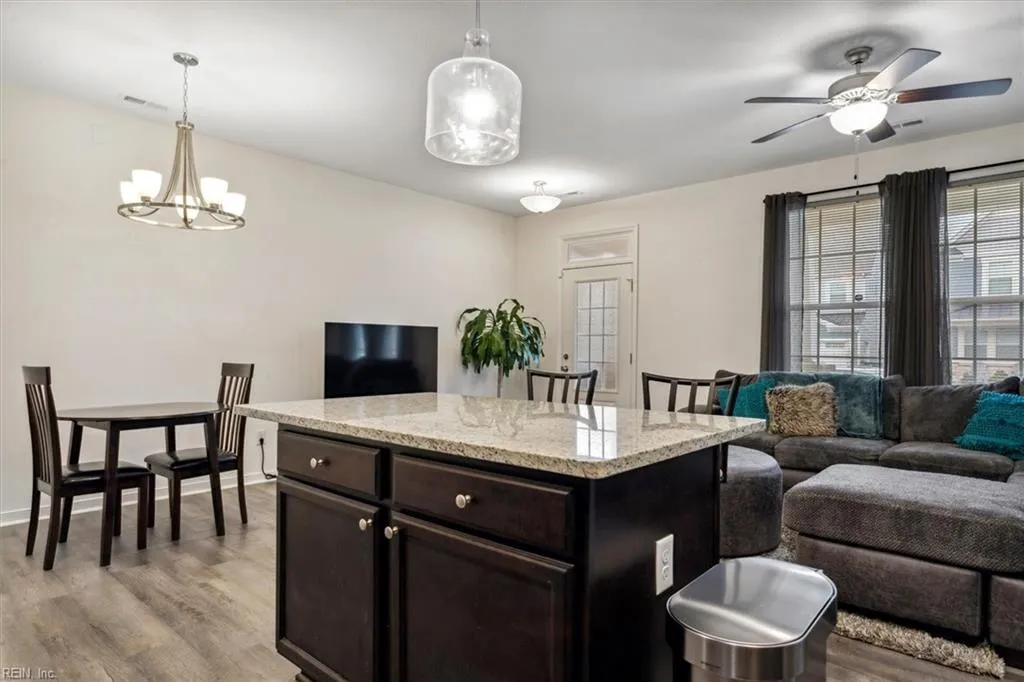 Newport News, Virginia 23608, United States, 2 Bedrooms Bedrooms, ,3 BathroomsBathrooms,Residential,Active,77208