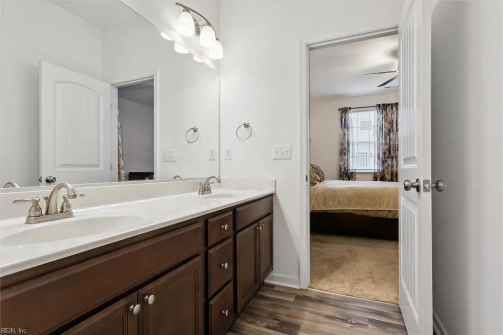 Newport News, Virginia 23608, United States, 2 Bedrooms Bedrooms, ,3 BathroomsBathrooms,Residential,Active,77208