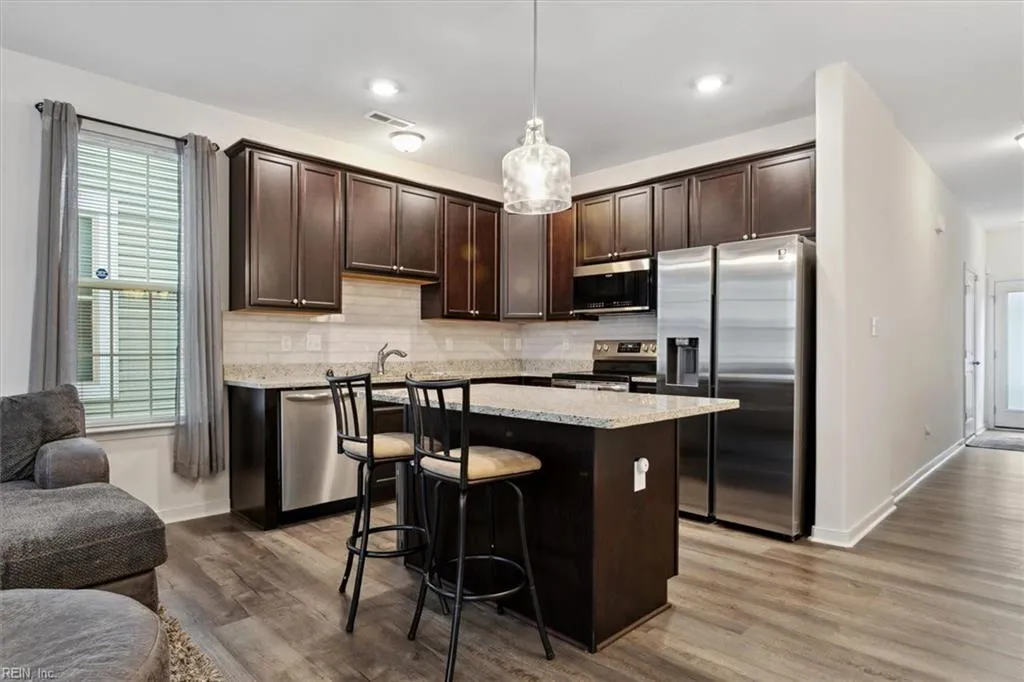 Newport News, Virginia 23608, United States, 2 Bedrooms Bedrooms, ,3 BathroomsBathrooms,Residential,Active,77208