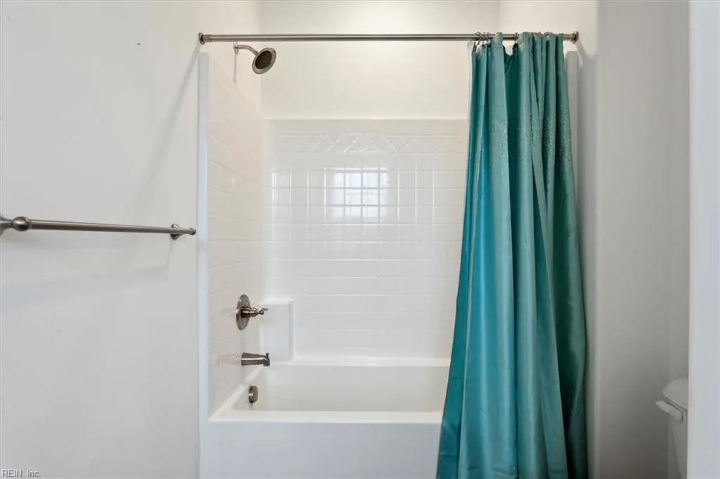 Newport News, Virginia 23608, United States, 2 Bedrooms Bedrooms, ,3 BathroomsBathrooms,Residential,Active,77208