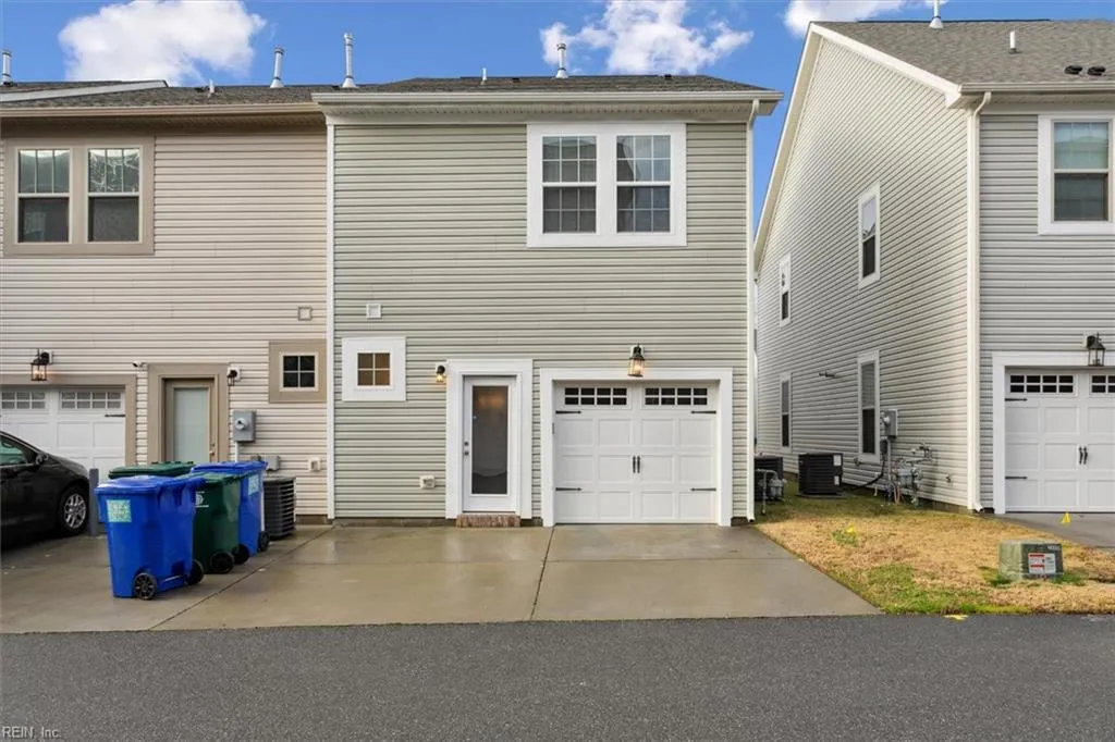 Newport News, Virginia 23608, United States, 2 Bedrooms Bedrooms, ,3 BathroomsBathrooms,Residential,Active,77208