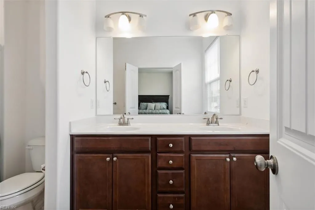 Newport News, Virginia 23608, United States, 2 Bedrooms Bedrooms, ,3 BathroomsBathrooms,Residential,Active,77208