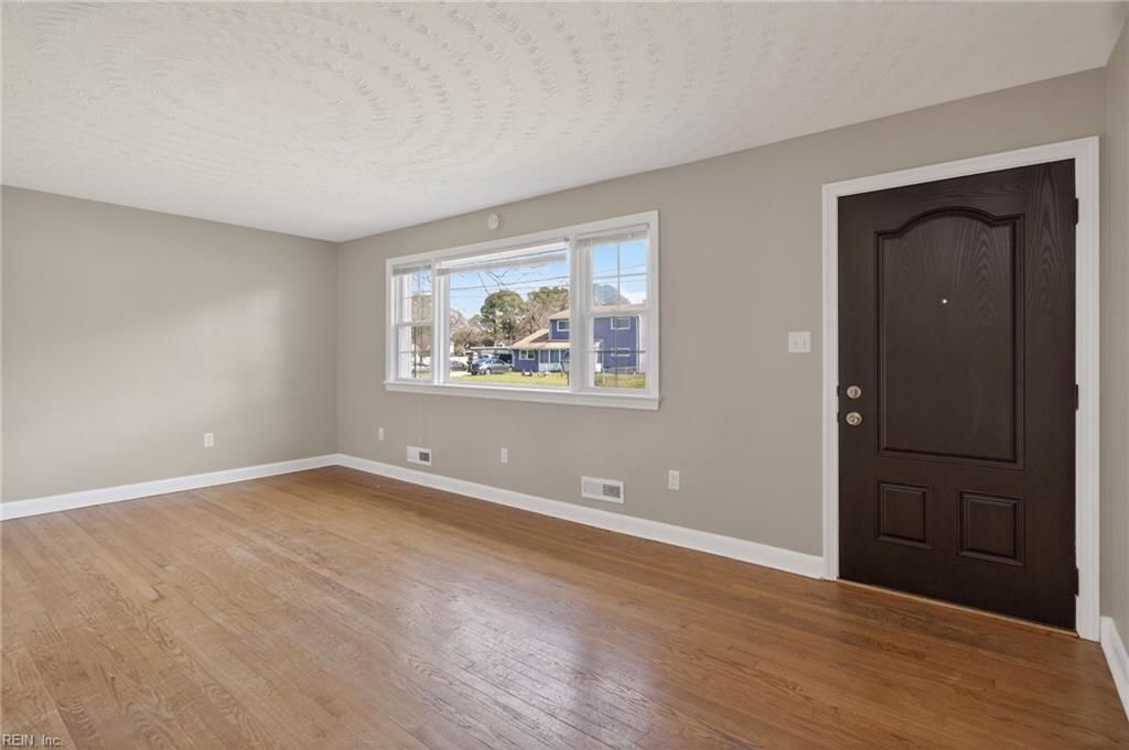 Photo of 1906 Chesapeake Avenue, Chesapeake, VA 23324 (MLS # 10624007)