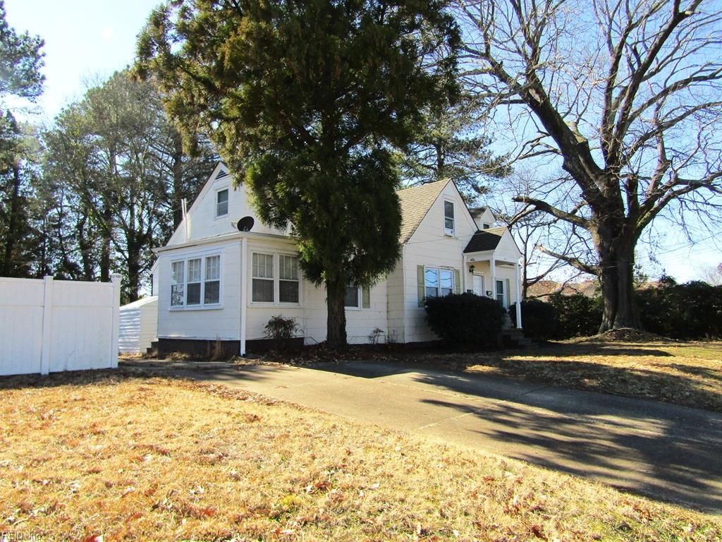 Photo of 873 Norview Avenue, Norfolk, VA 23513 (MLS # 10636648)