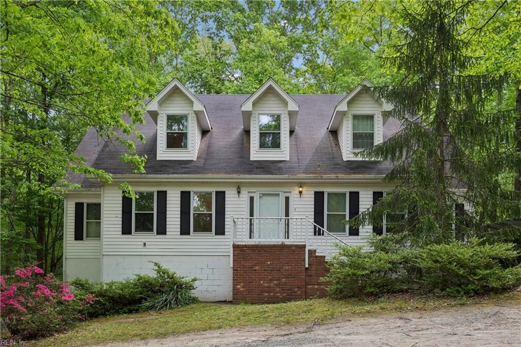 Photo of 10161 Deer Trace Ln Ln, Gloucester, VA 23061 (MLS # 10632197)