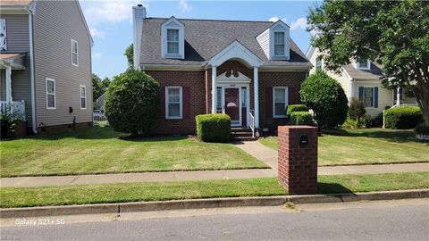 Single Family Residence in Norfolk VA 2808 Colchester Crescent.jpg