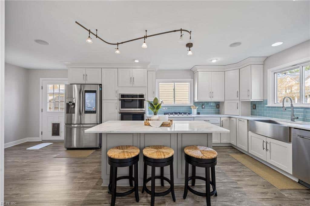Photo of 804 Cypress Avenue, Virginia Beach, VA 23451 (MLS # 10638602)