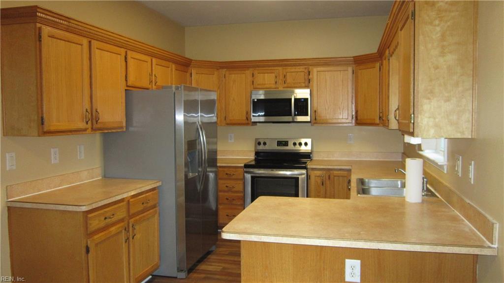 100 Glenrock RD