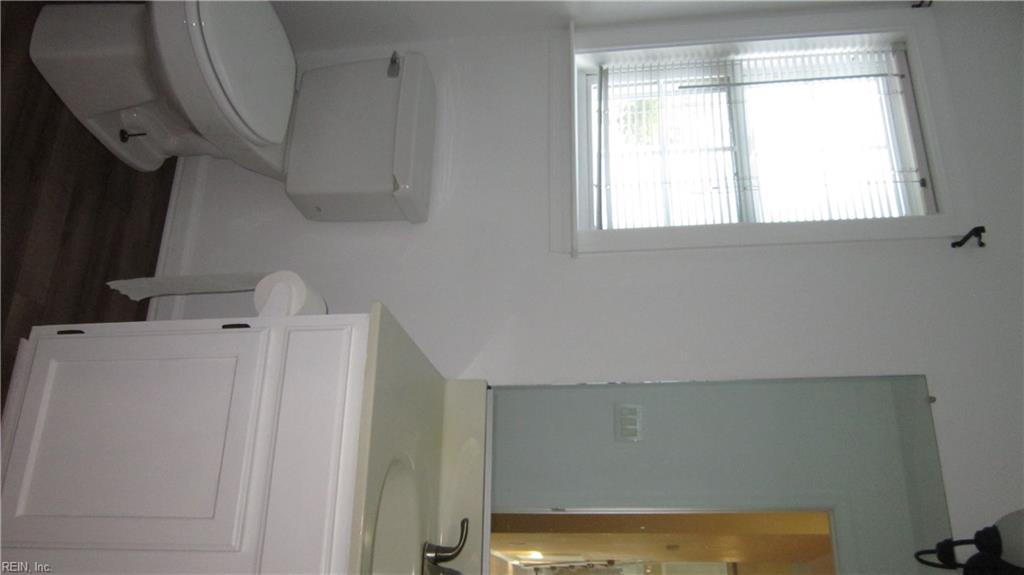 100 Glenrock RD