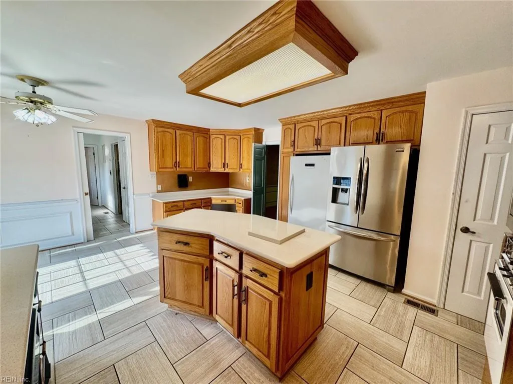 Virginia Beach, Virginia 23464, United States, 4 Bedrooms Bedrooms, ,3 BathroomsBathrooms,Residential,Pending,122033