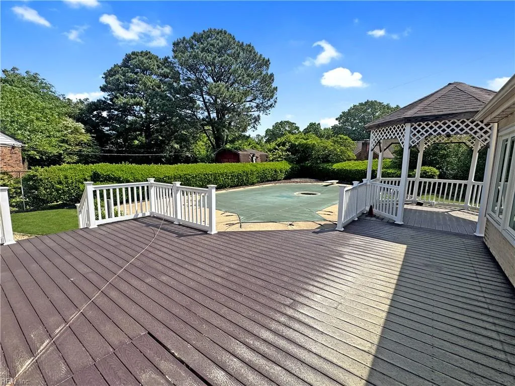 Virginia Beach, Virginia 23464, United States, 4 Bedrooms Bedrooms, ,3 BathroomsBathrooms,Residential,Pending,122033