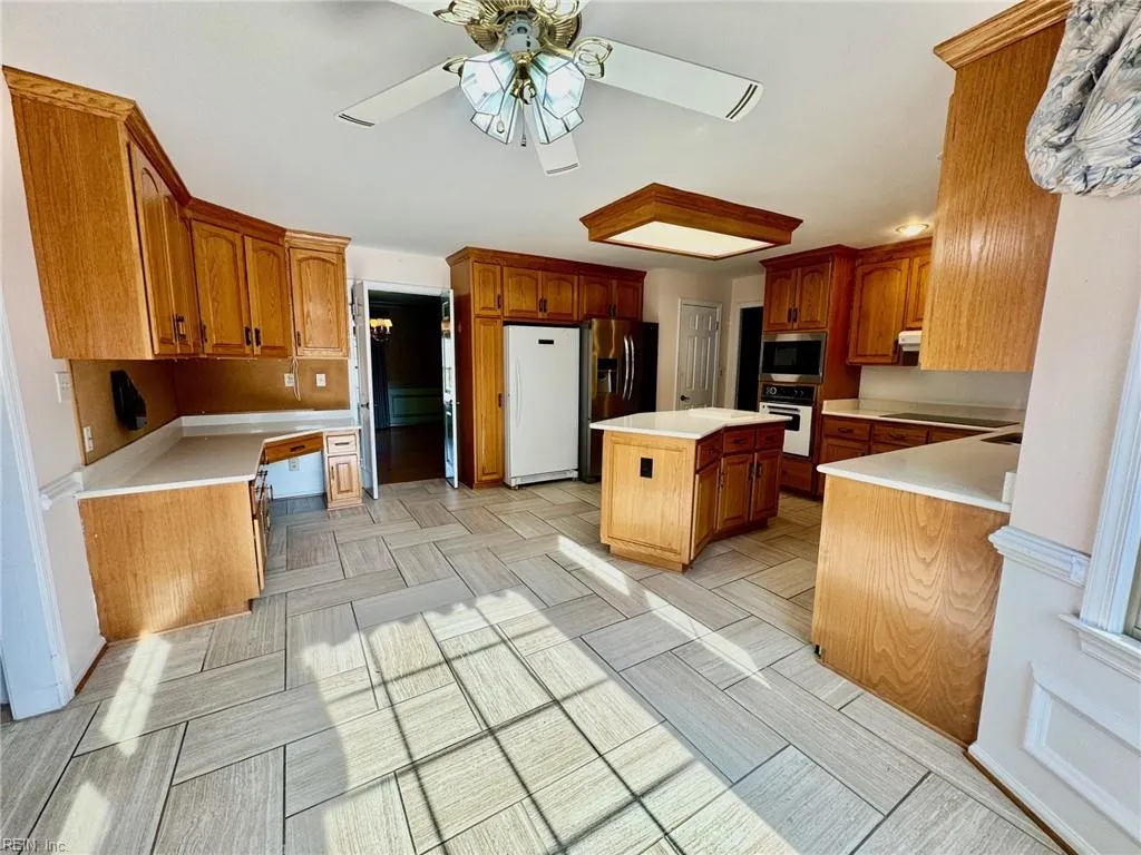 Virginia Beach, Virginia 23464, United States, 4 Bedrooms Bedrooms, ,3 BathroomsBathrooms,Residential,Pending,122033