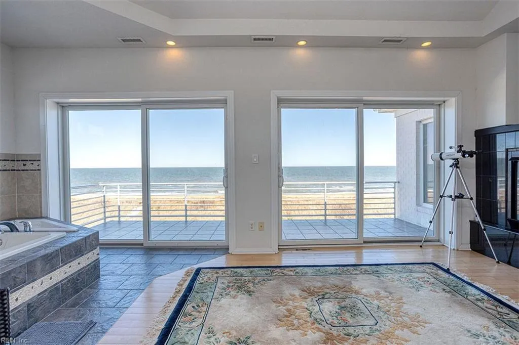 Norfolk, Virginia 23503, United States, 6 Bedrooms Bedrooms, ,4 BathroomsBathrooms,Residential,Active,88944