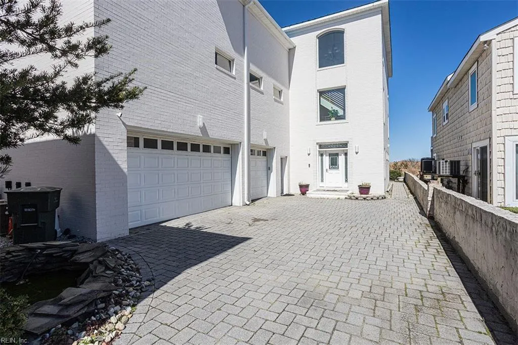 Norfolk, Virginia 23503, United States, 6 Bedrooms Bedrooms, ,4 BathroomsBathrooms,Residential,Active,88944