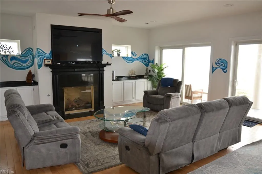 Norfolk, Virginia 23503, United States, 6 Bedrooms Bedrooms, ,4 BathroomsBathrooms,Residential,Active,88944