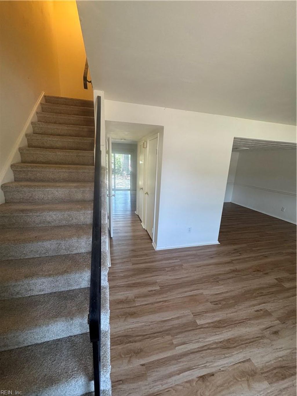 Photo of 811 Cathedral Drive, Virginia Beach, VA 23455 (MLS # 10642082)