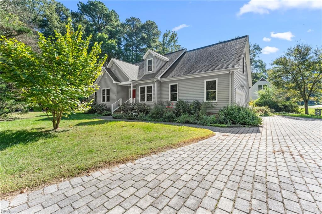 Photo of 6514 Wyncote Avenue, Gloucester, VA 23061 (MLS # 10658011)