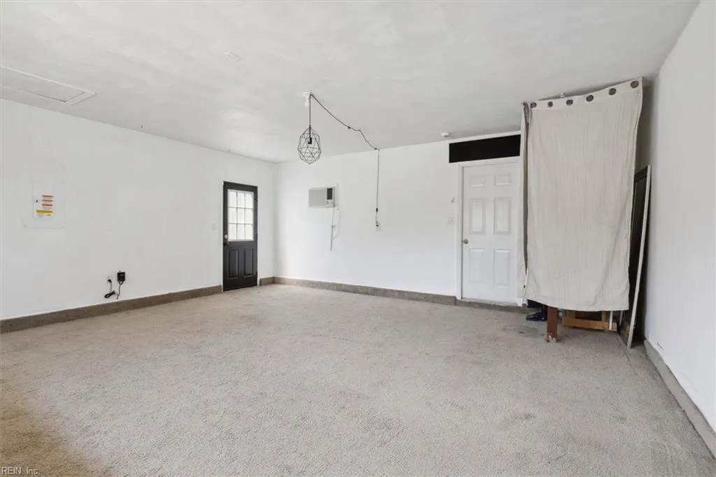 Hampton, Virginia 23666, United States, 3 Bedrooms Bedrooms, ,3 BathroomsBathrooms,Residential,Active,122062