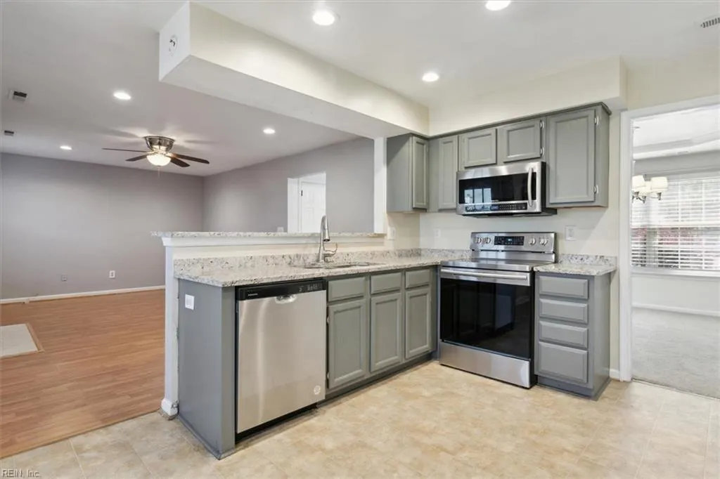 Hampton, Virginia 23666, United States, 3 Bedrooms Bedrooms, ,3 BathroomsBathrooms,Residential,Active,122062