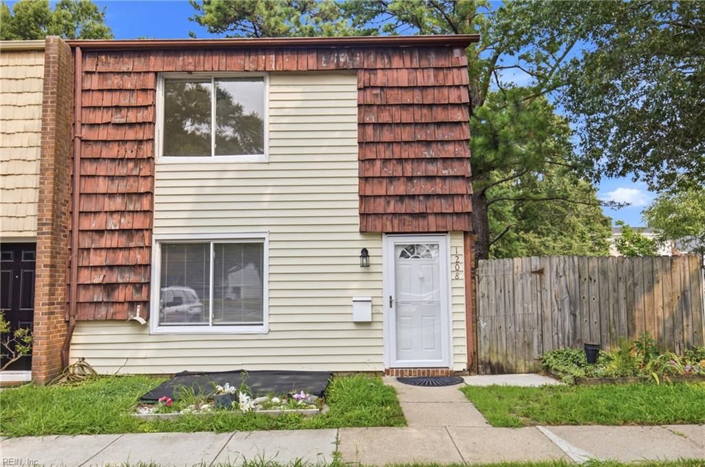 Photo of 1208 Green Cedar Lane, Virginia Beach, VA 23453 (MLS # 10644651)