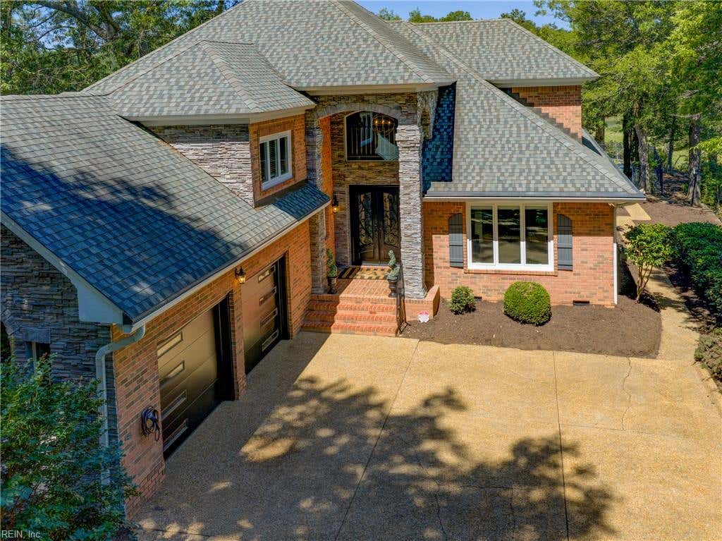 Photo of 208 Mariners Circle, Smithfield, VA 23430 (MLS # 10651084)